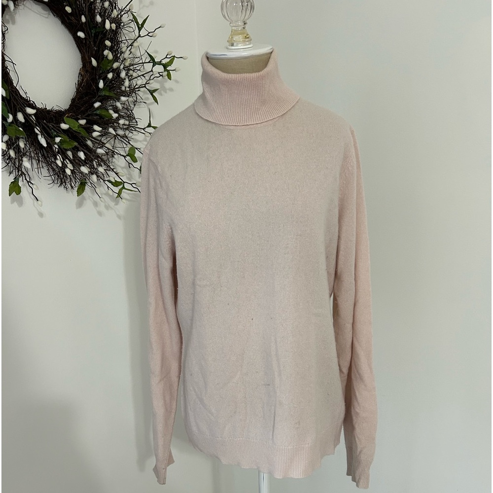 EUC Lord & Taylor cashmere sweater